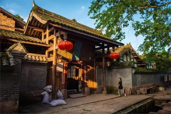 皇朝家居:广东恒诚与科学城(广州)建筑及广州建筑订立补充建筑协议